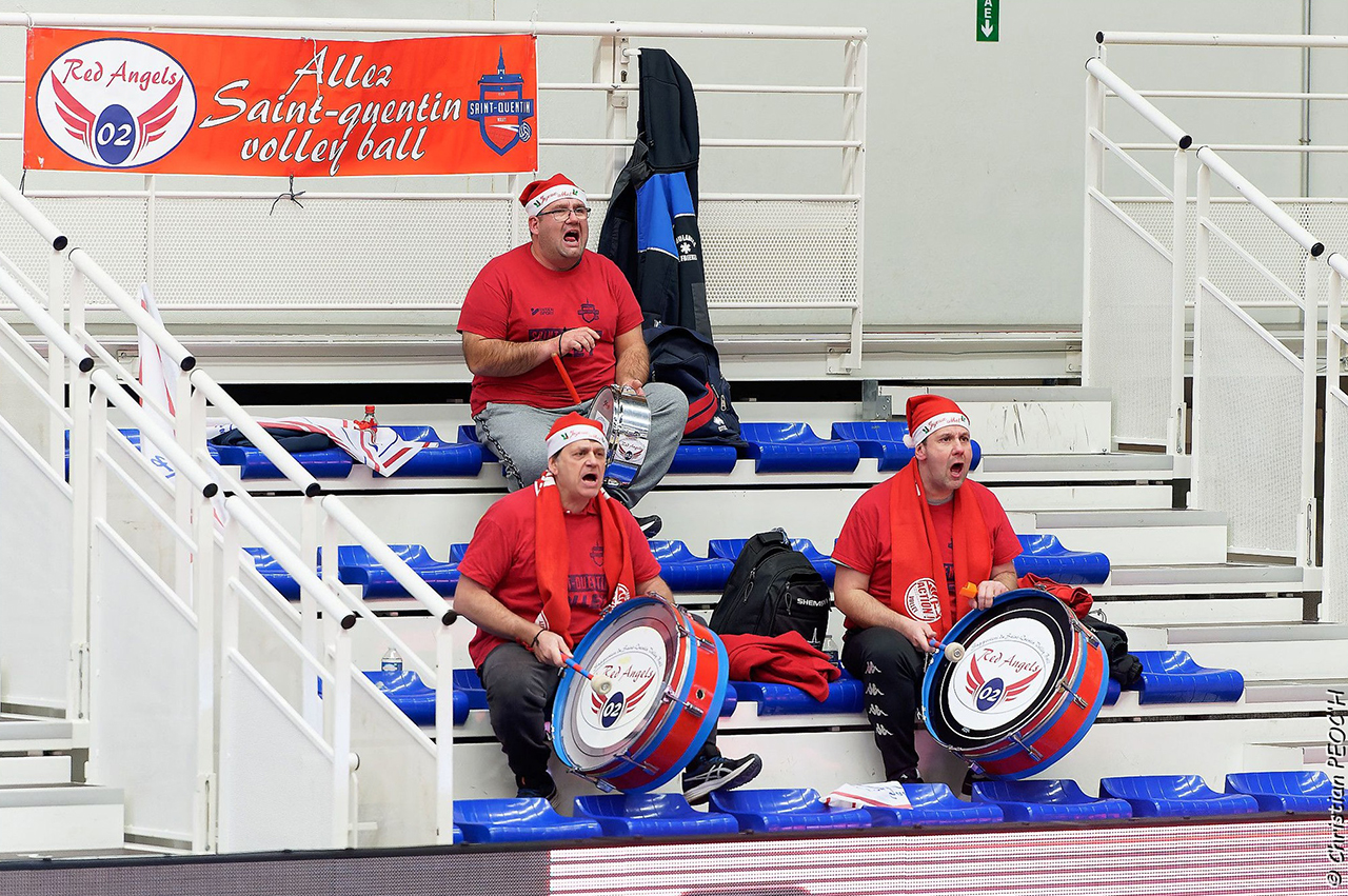 Le Club du Saint-Quentin Volley-Ball peut compter sur ses fidèles supporters, « les Red Angels 02 »